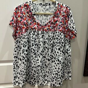 NWOT Cute Women’s Top